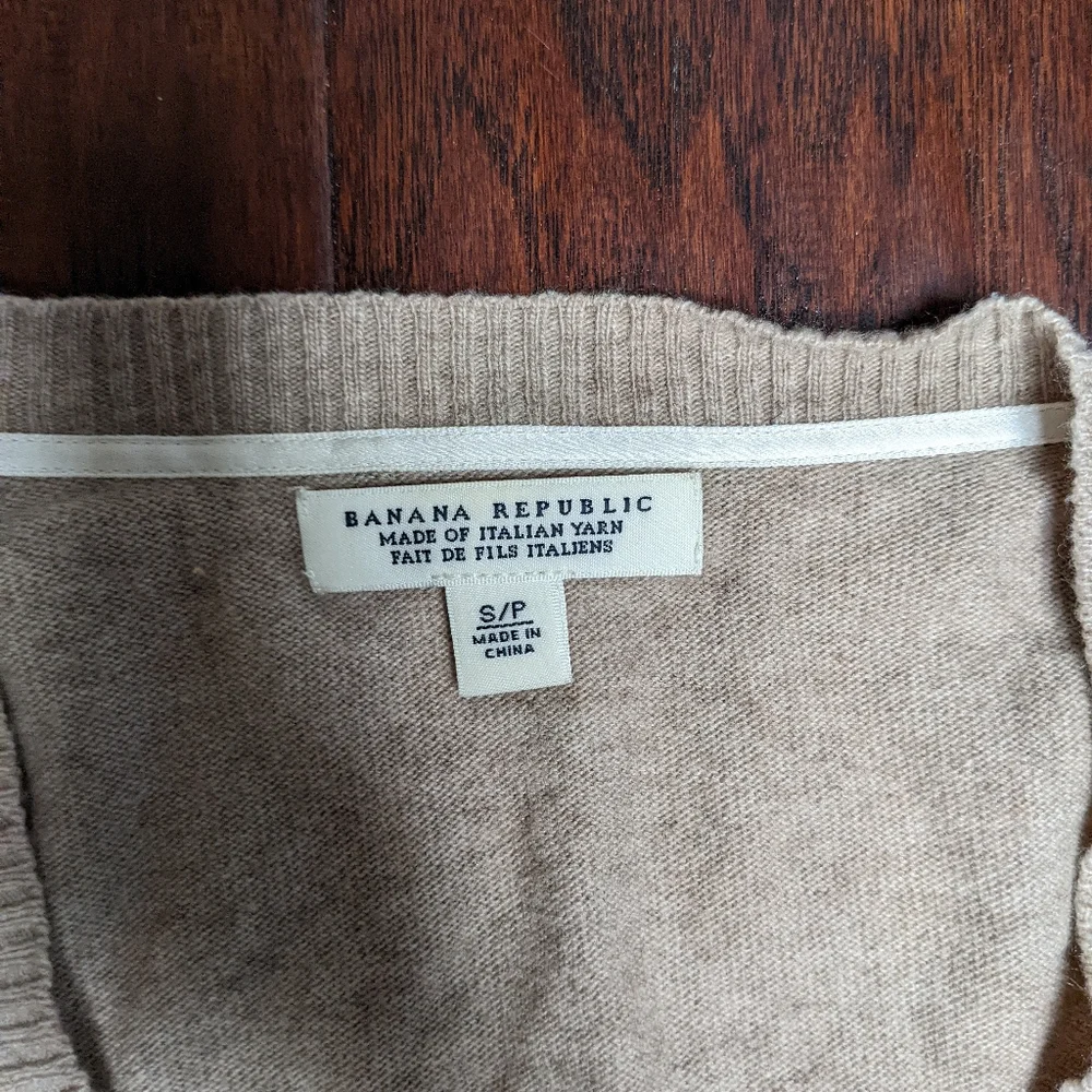 Tan Banana Republic Cardigan - Picture 15 of 15
